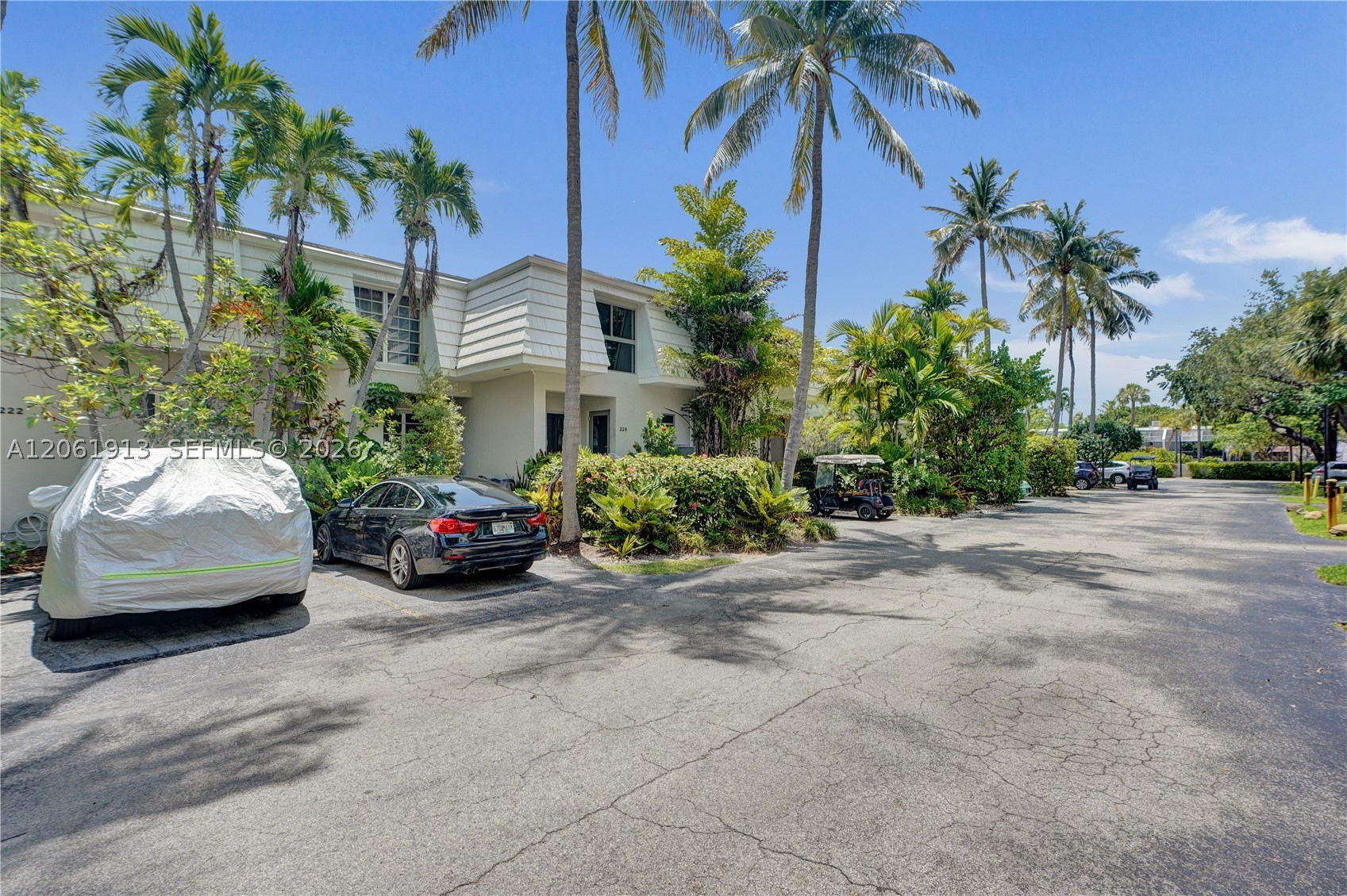 224 Sea Vw Dr #104 Key Biscayne, FL 33149