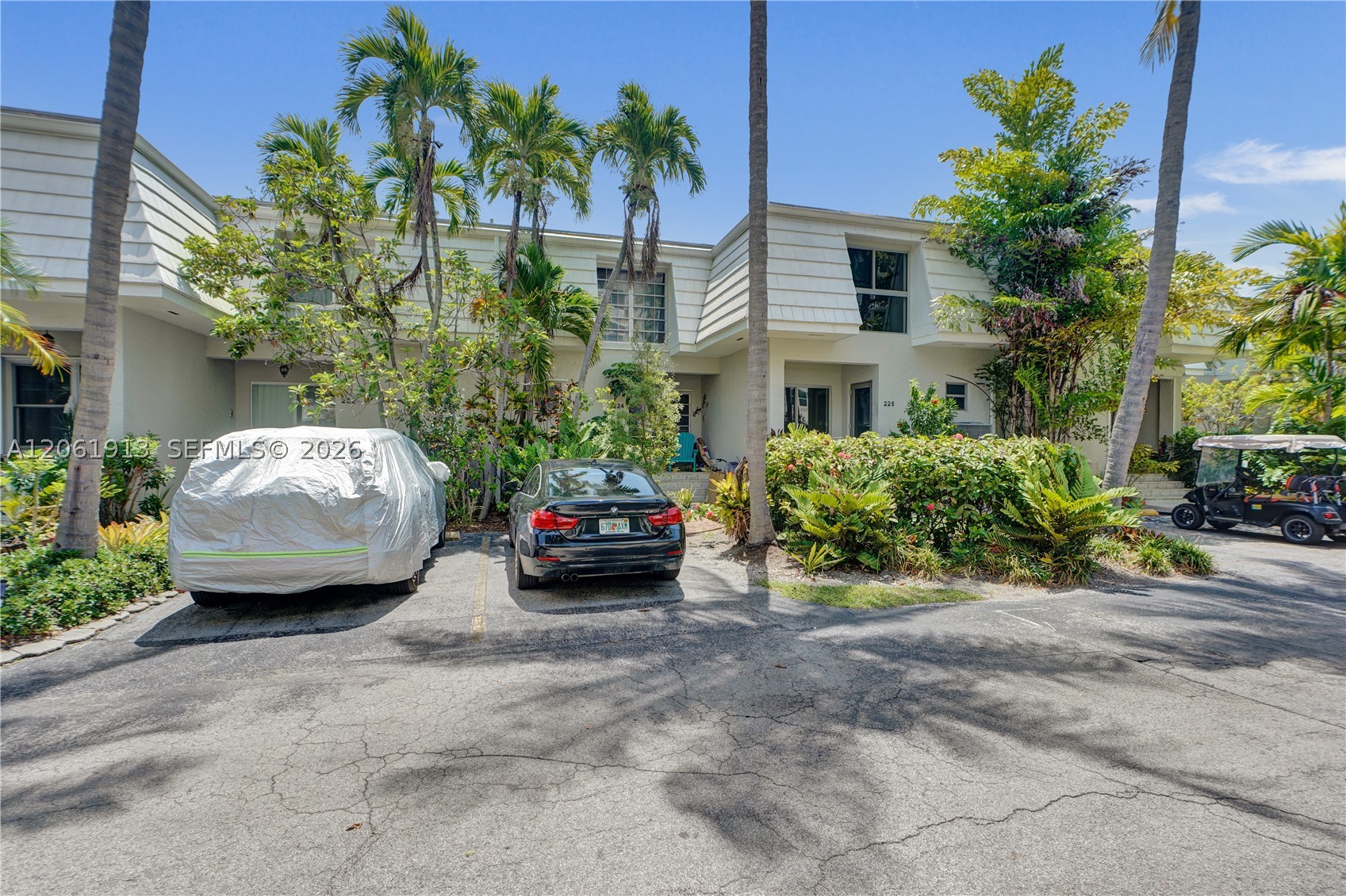 224 Sea Vw Dr #104 Key Biscayne, FL 33149