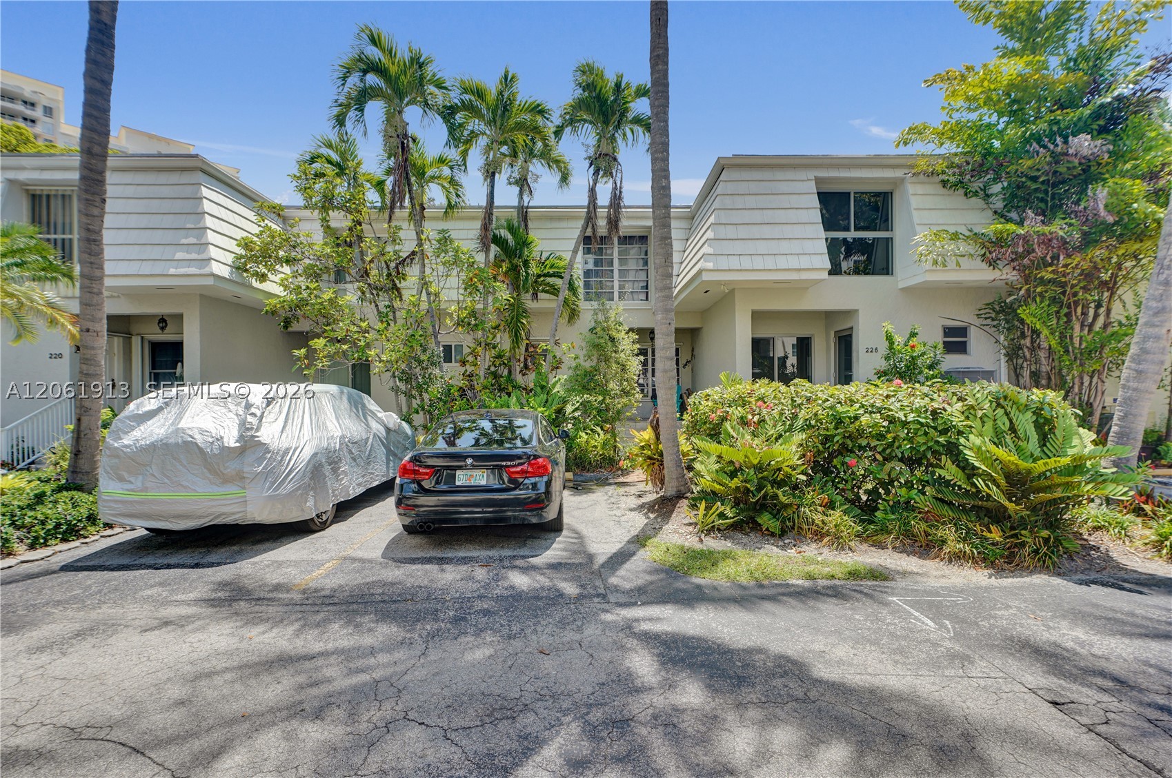 224 Sea Vw Dr #104 Key Biscayne, FL 33149