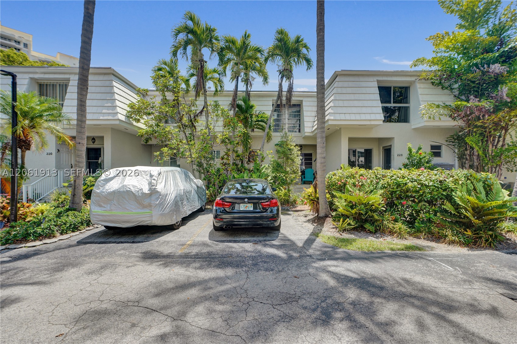 224 Sea Vw Dr #104 Key Biscayne, FL 33149