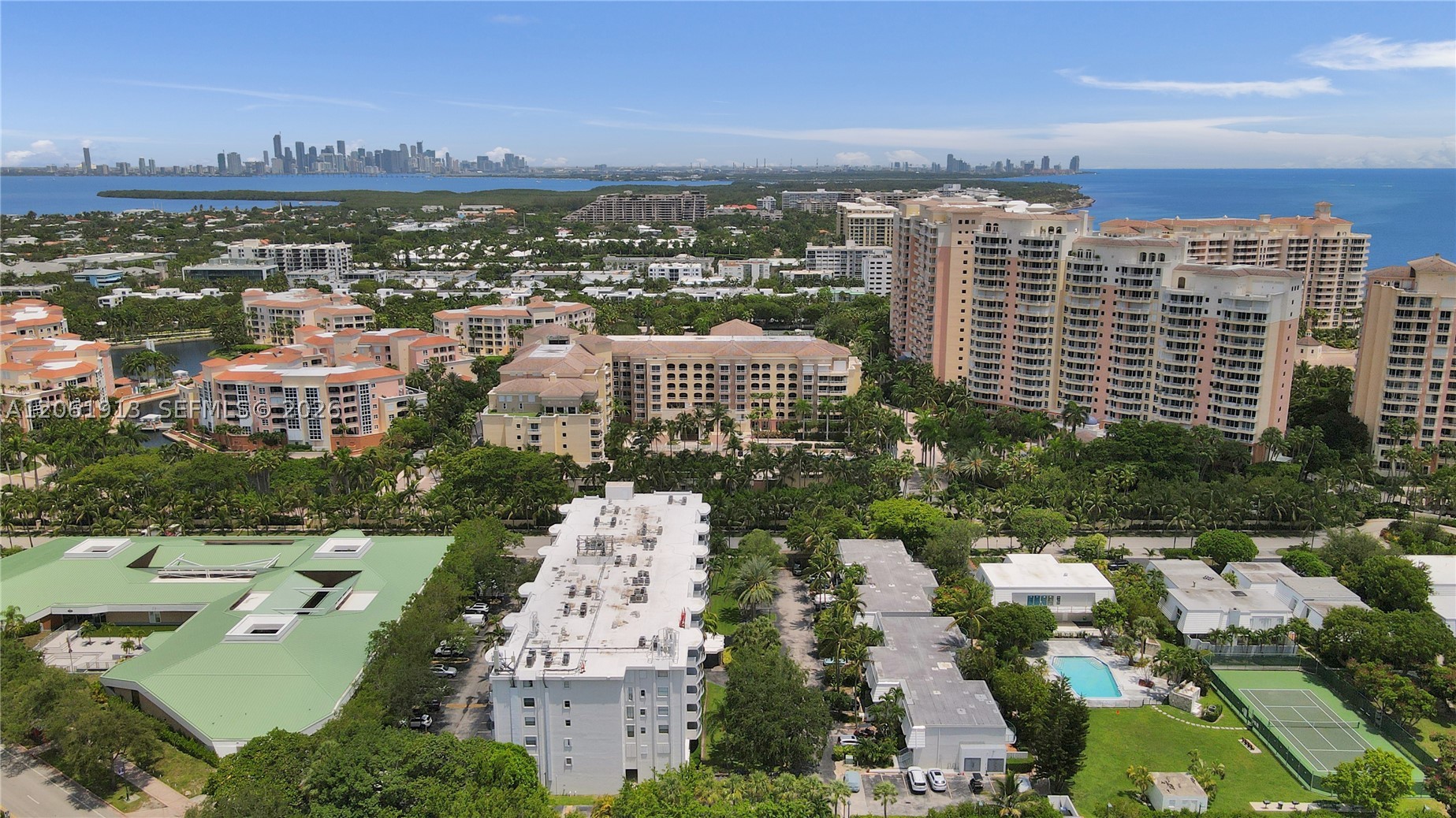 224 Sea Vw Dr #104 Key Biscayne, FL 33149