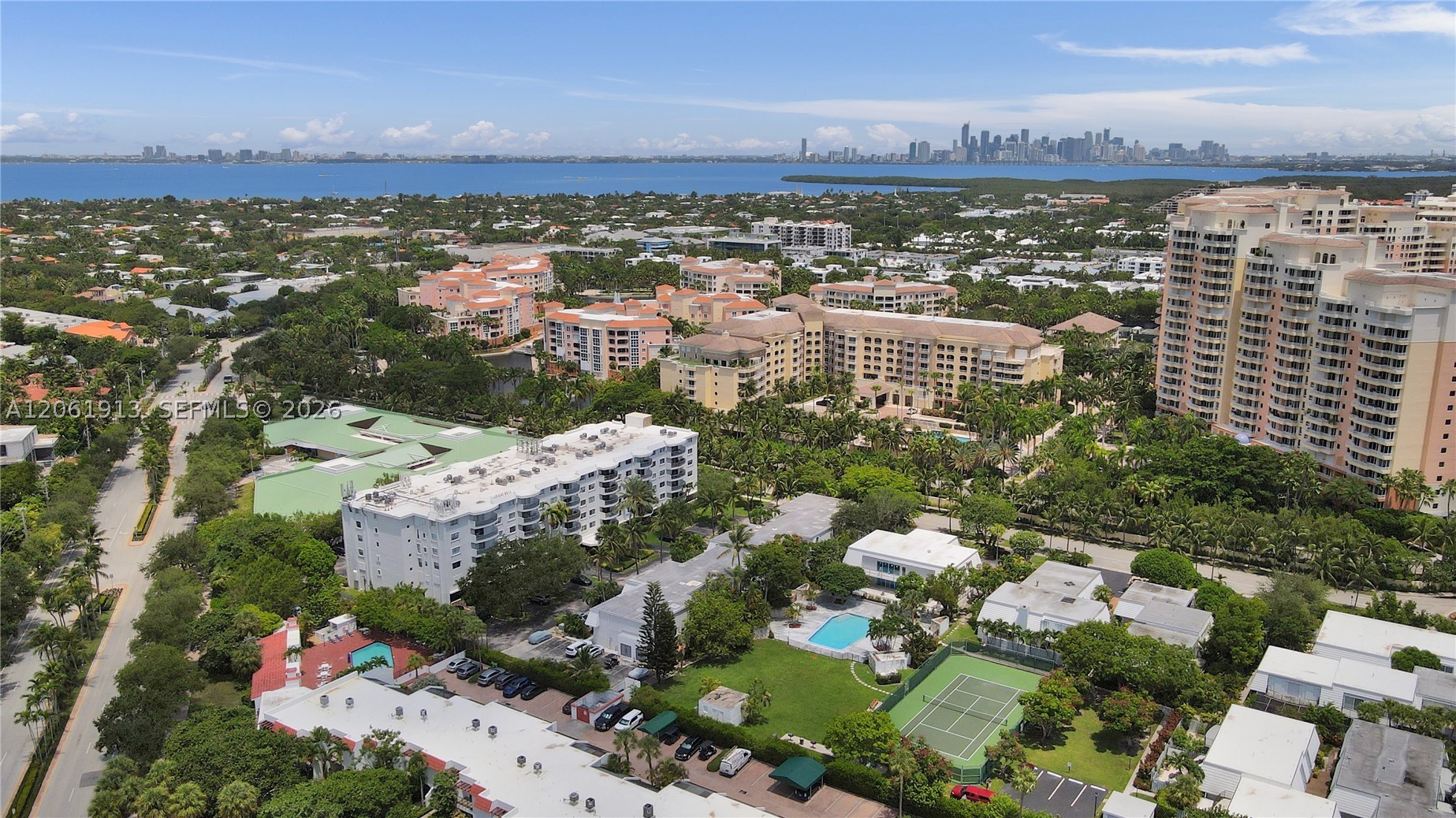 224 Sea Vw Dr #104 Key Biscayne, FL 33149