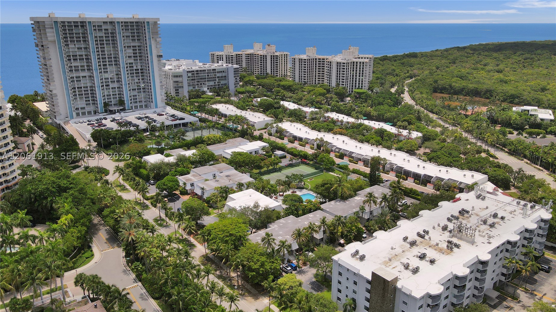 224 Sea Vw Dr #104 Key Biscayne, FL 33149