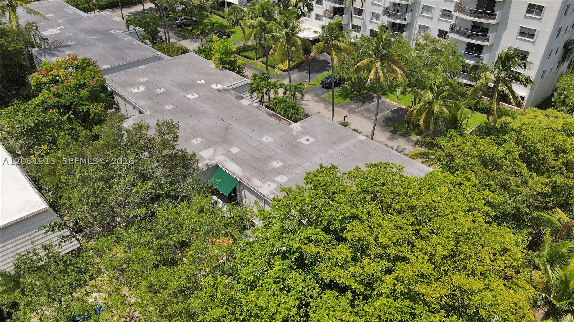224 Sea Vw Dr #104 Key Biscayne, FL 33149