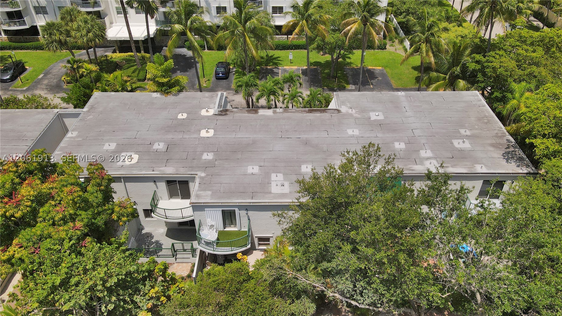 224 Sea Vw Dr #104 Key Biscayne, FL 33149