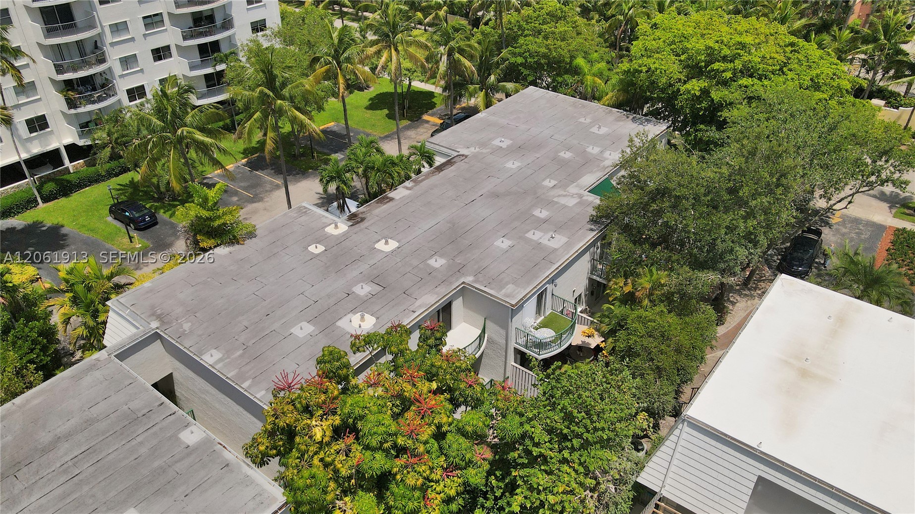 224 Sea Vw Dr #104 Key Biscayne, FL 33149