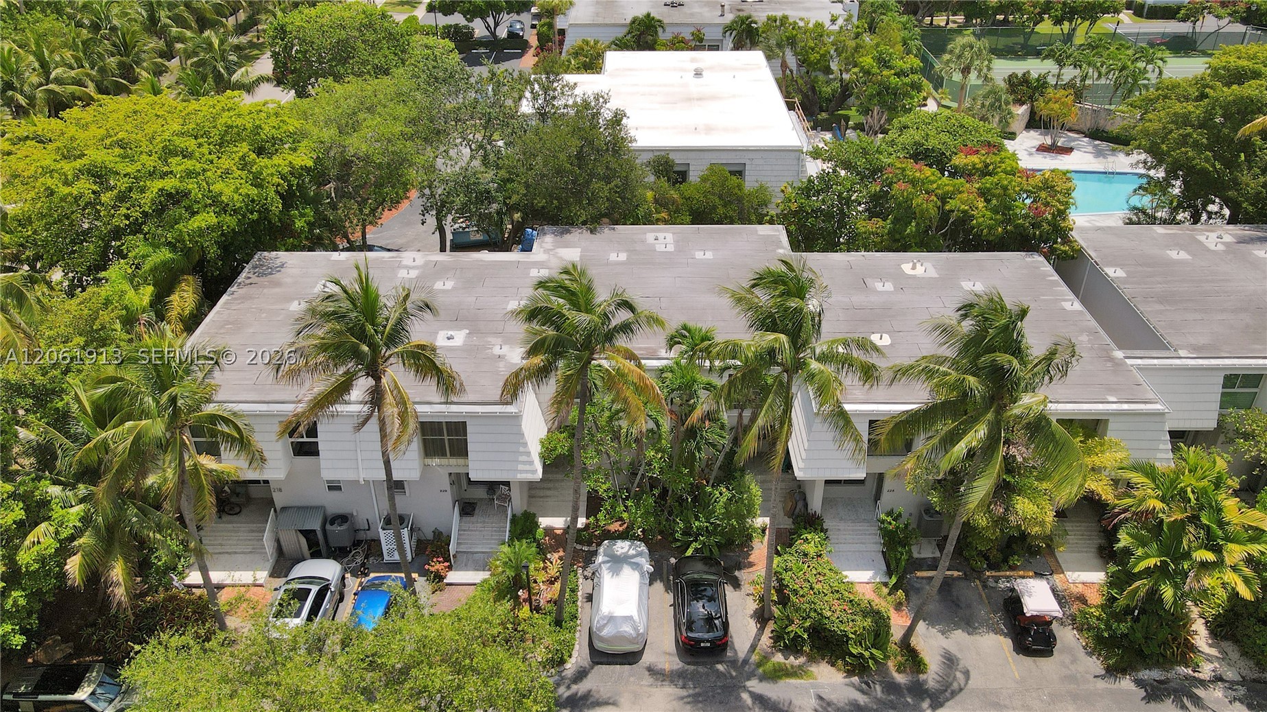 224 Sea Vw Dr #104 Key Biscayne, FL 33149