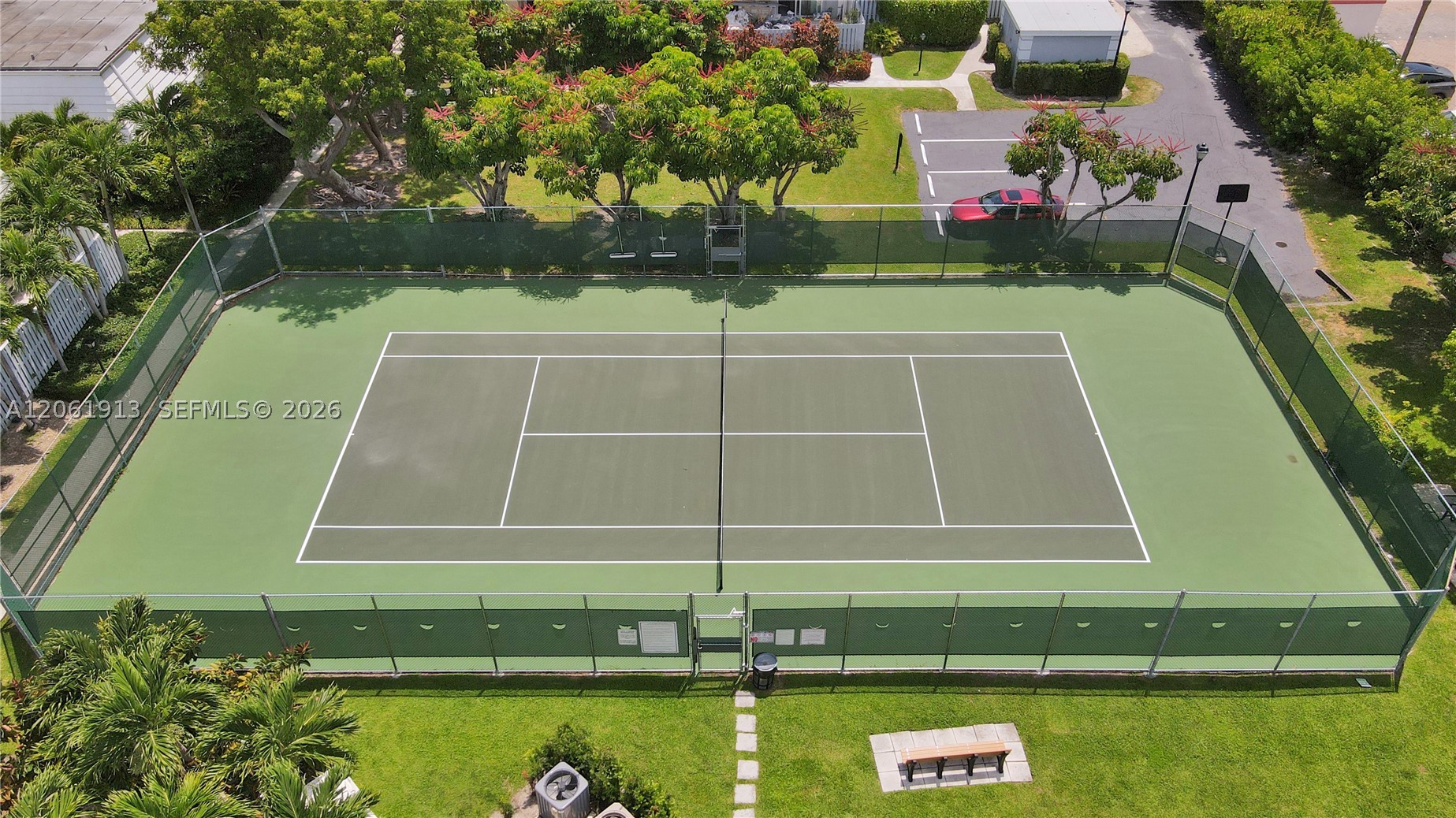 224 Sea Vw Dr #104 Key Biscayne, FL 33149