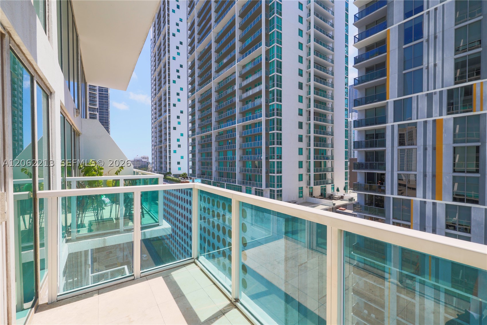 image Brickell on the River South10