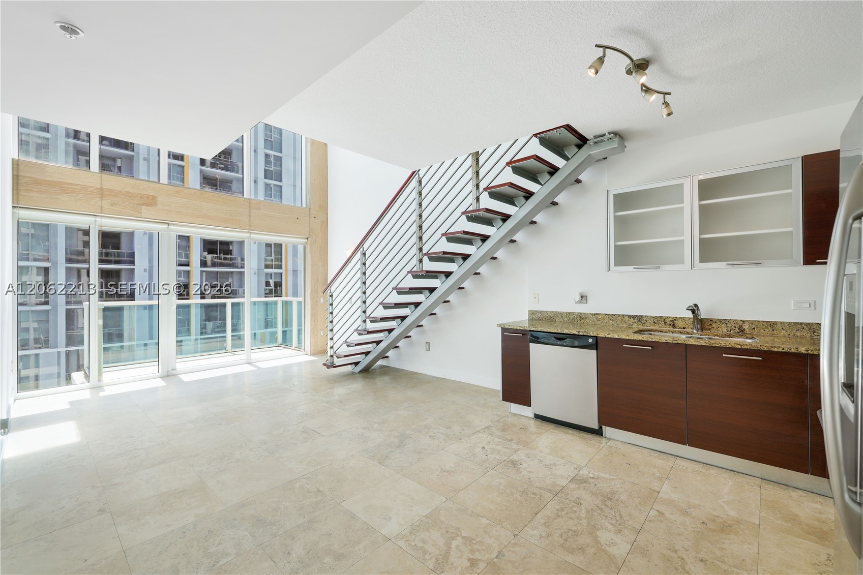 image Brickell on the River South1