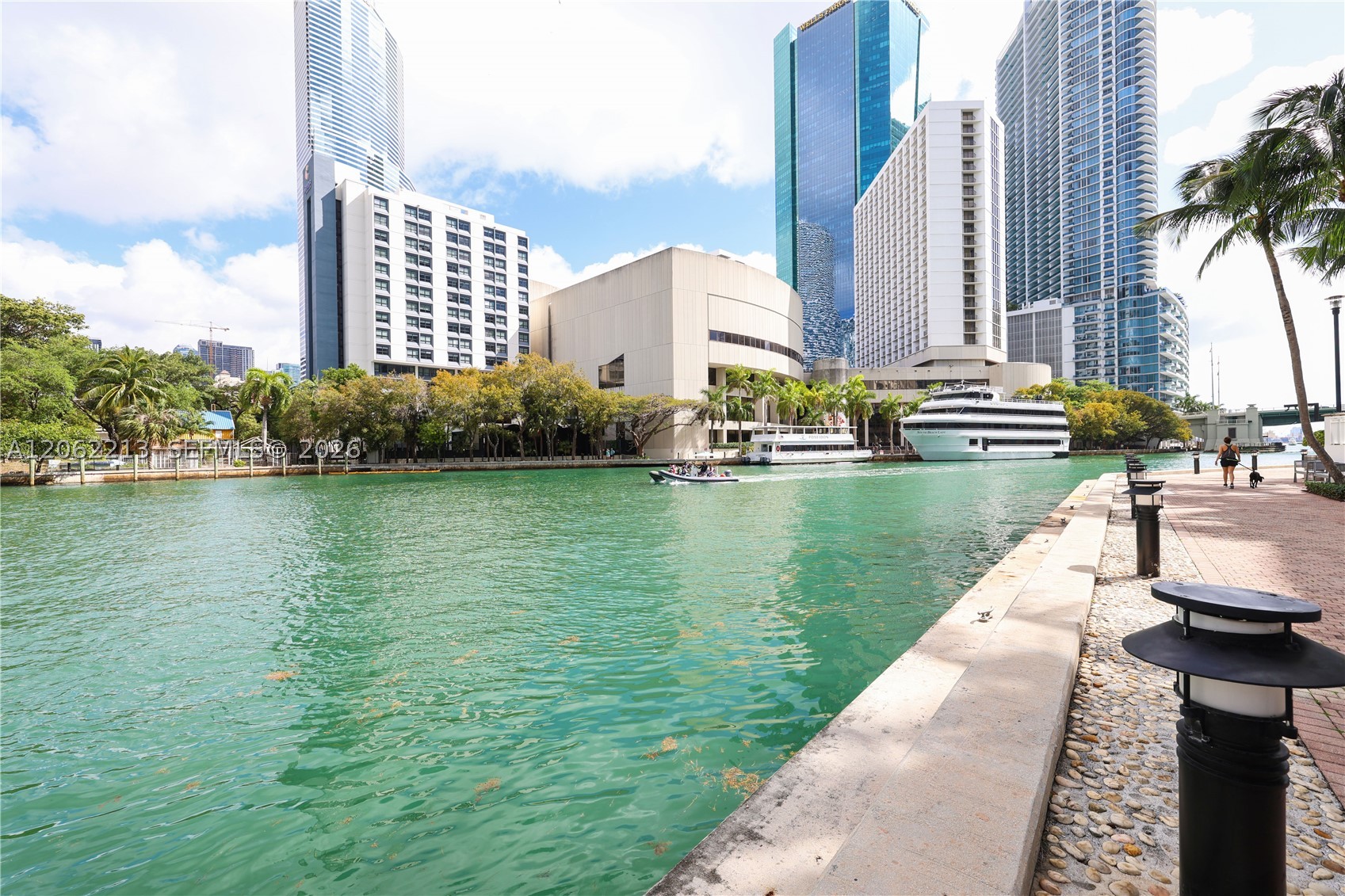 image Brickell on the River South20