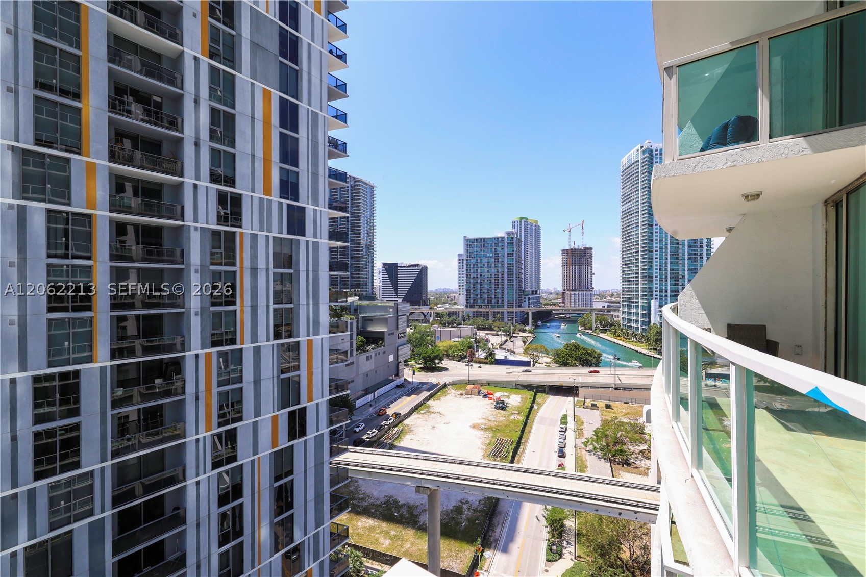 image Brickell on the River South22