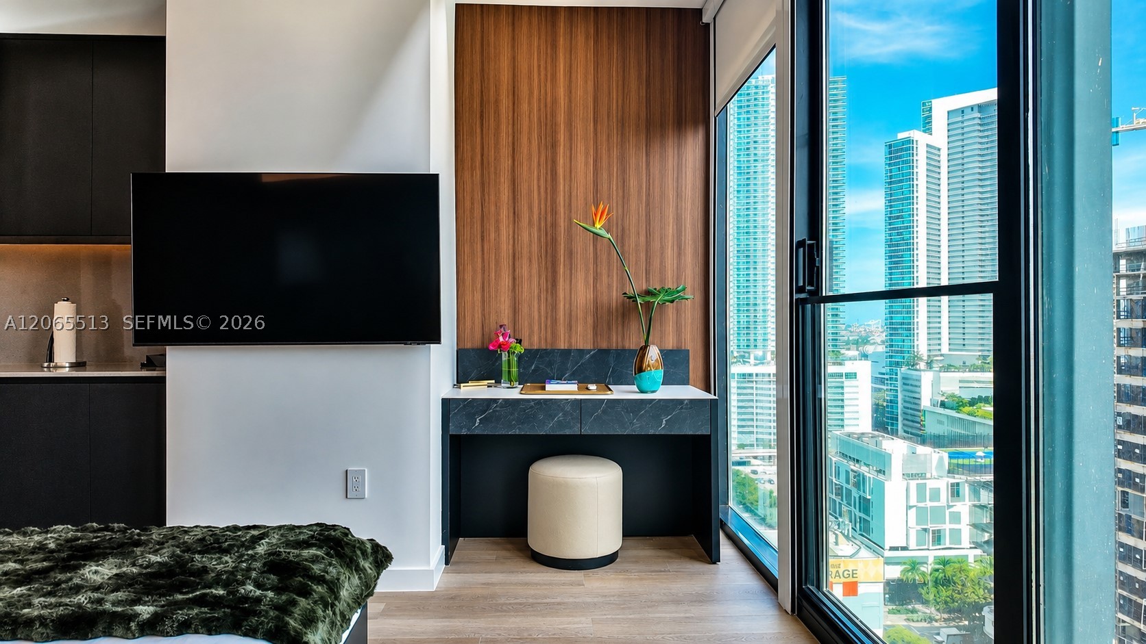 image E11EVEN Hotel & Residences14