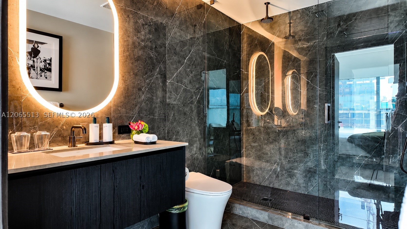 image E11EVEN Hotel & Residences15