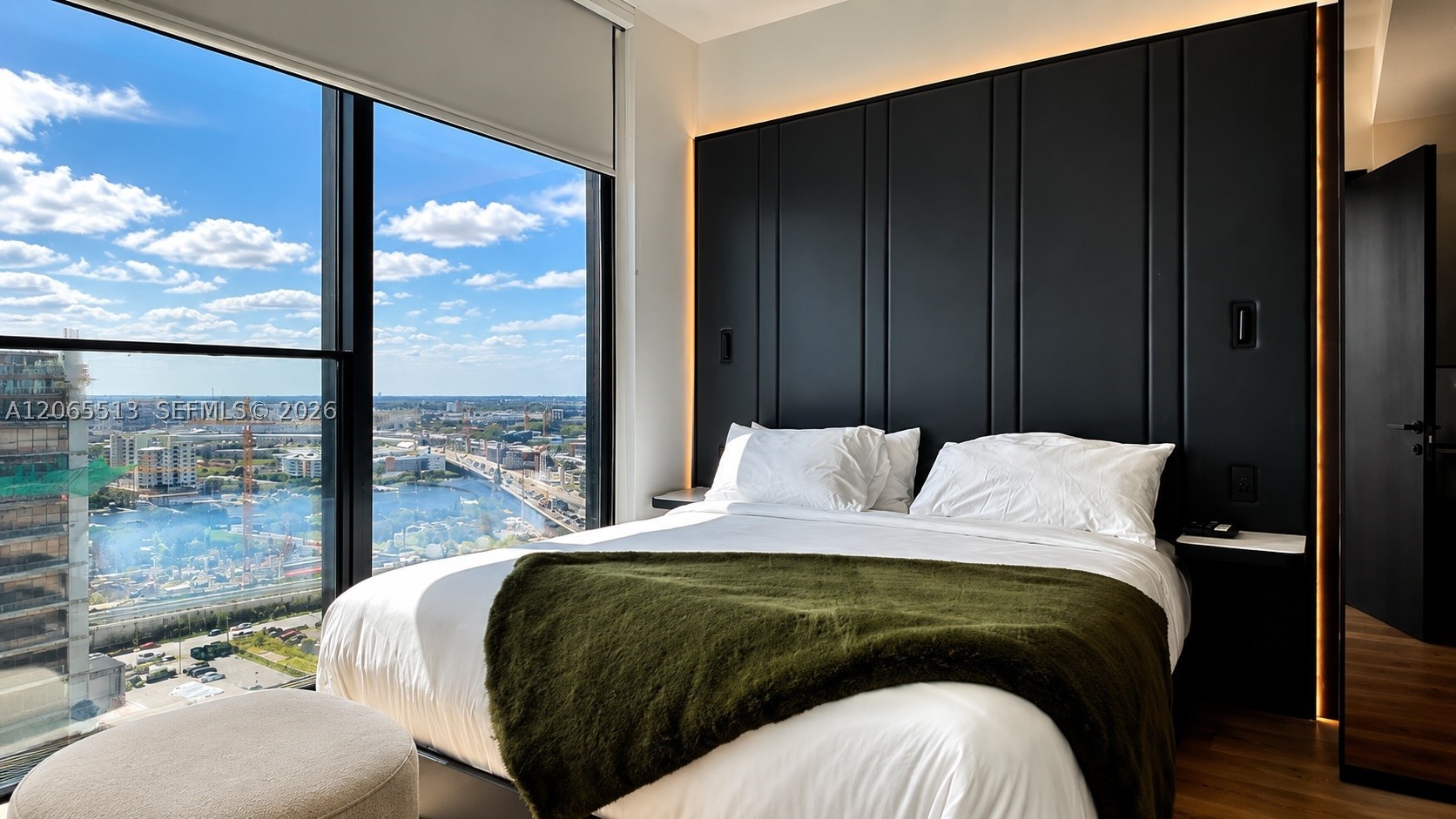 image E11EVEN Hotel & Residences5