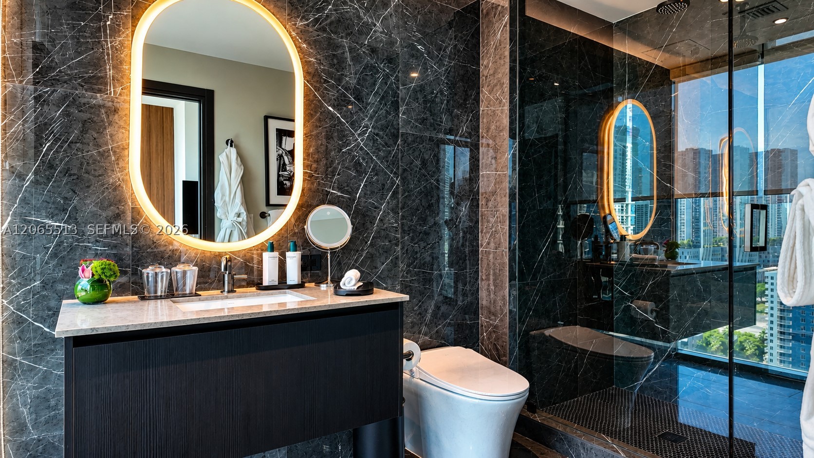 image E11EVEN Hotel & Residences6