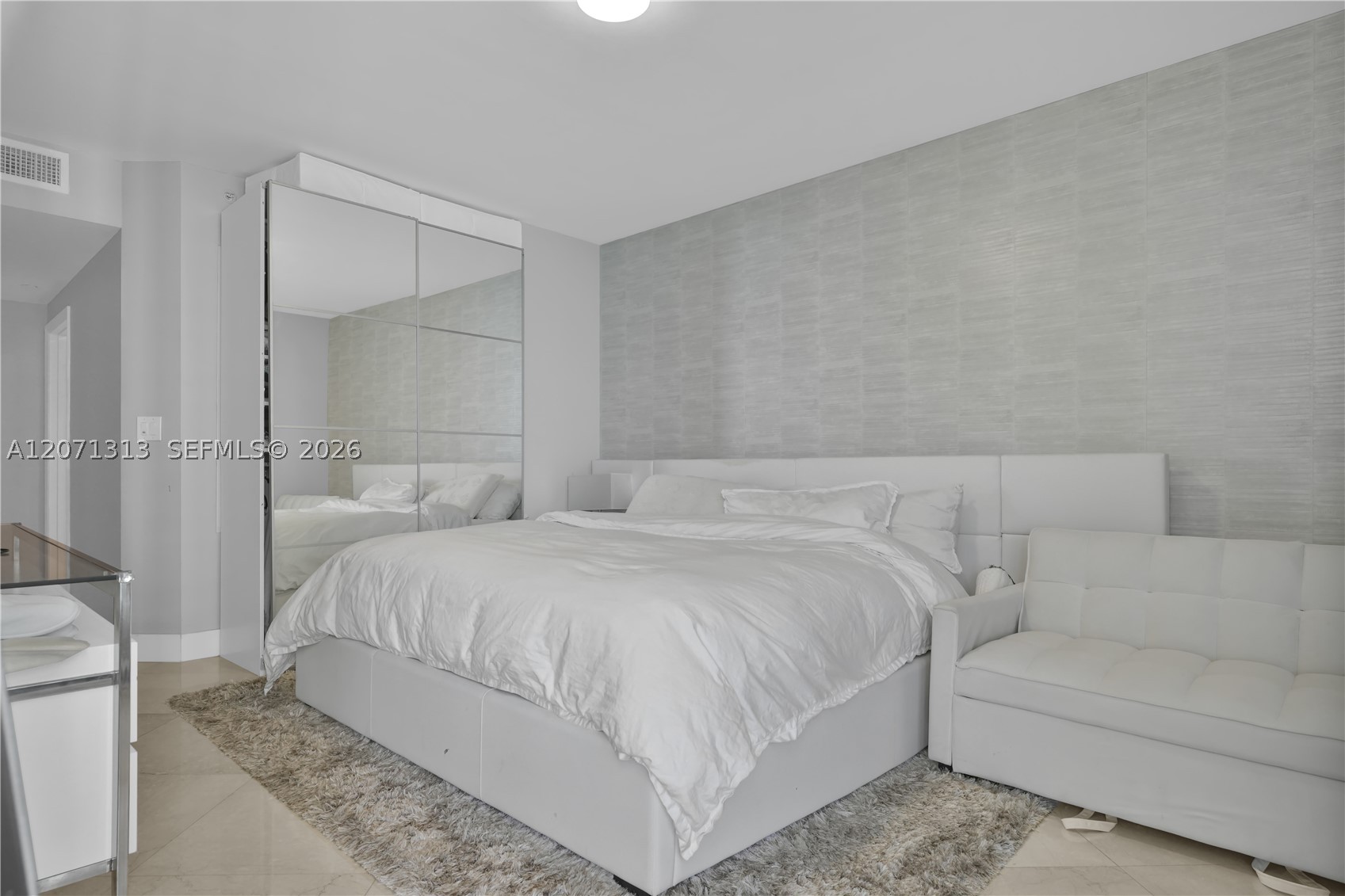 4775 Collins Ave #2908 Miami Beach, FL 33140