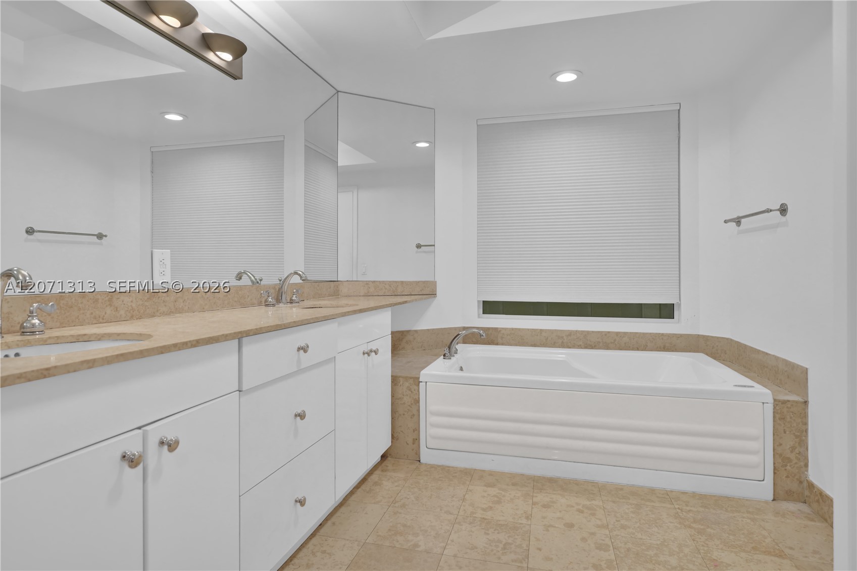 4775 Collins Ave #2908 Miami Beach, FL 33140