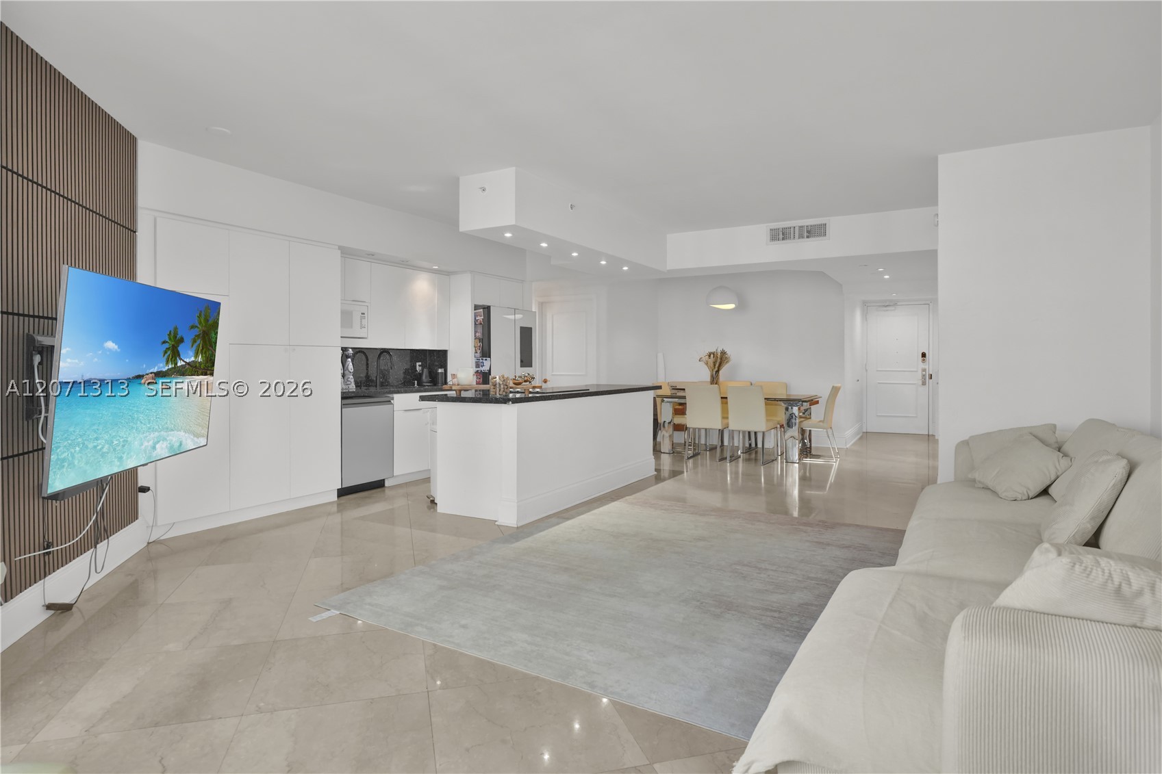 4775 Collins Ave #2908 Miami Beach, FL 33140