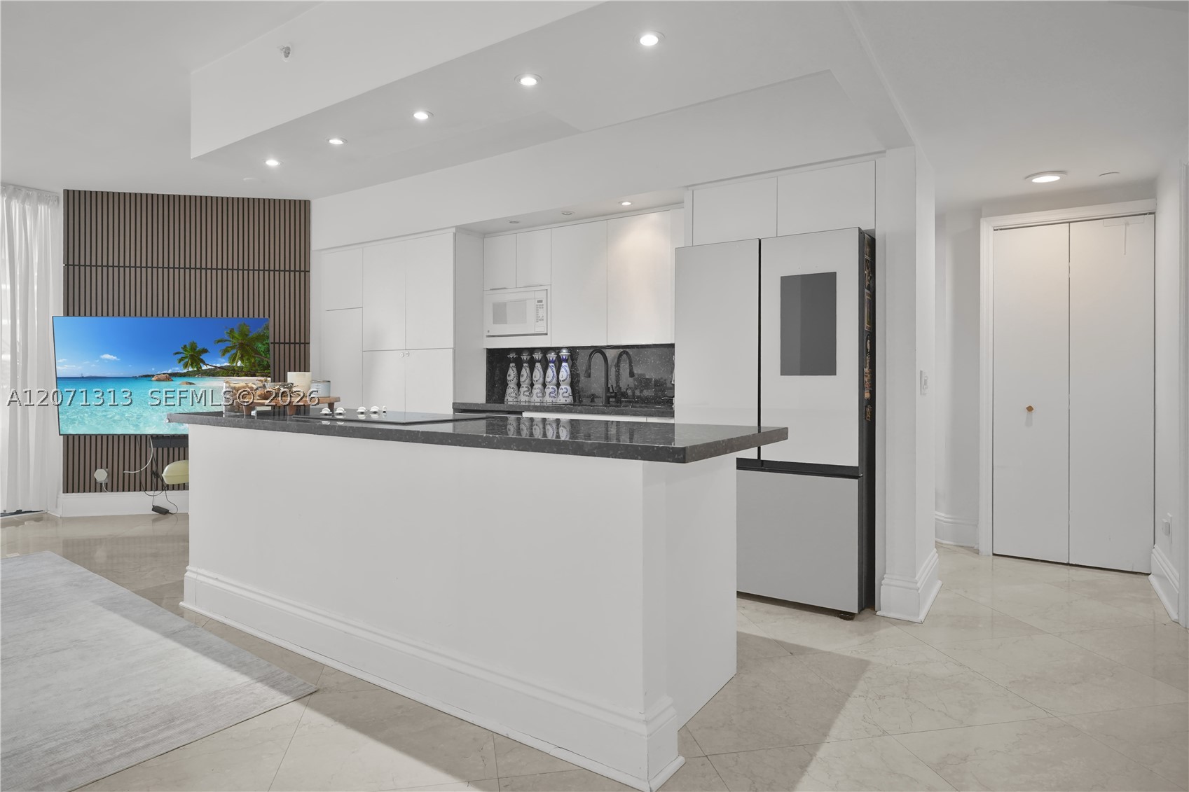4775 Collins Ave #2908 Miami Beach, FL 33140