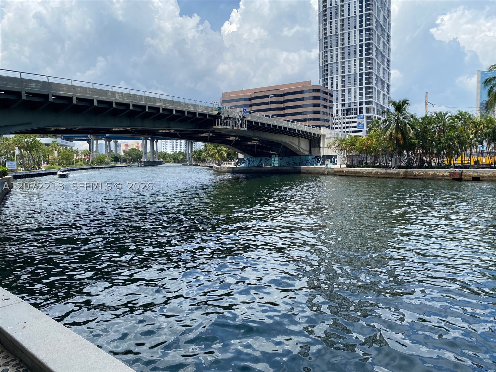 image Latitude on the River10