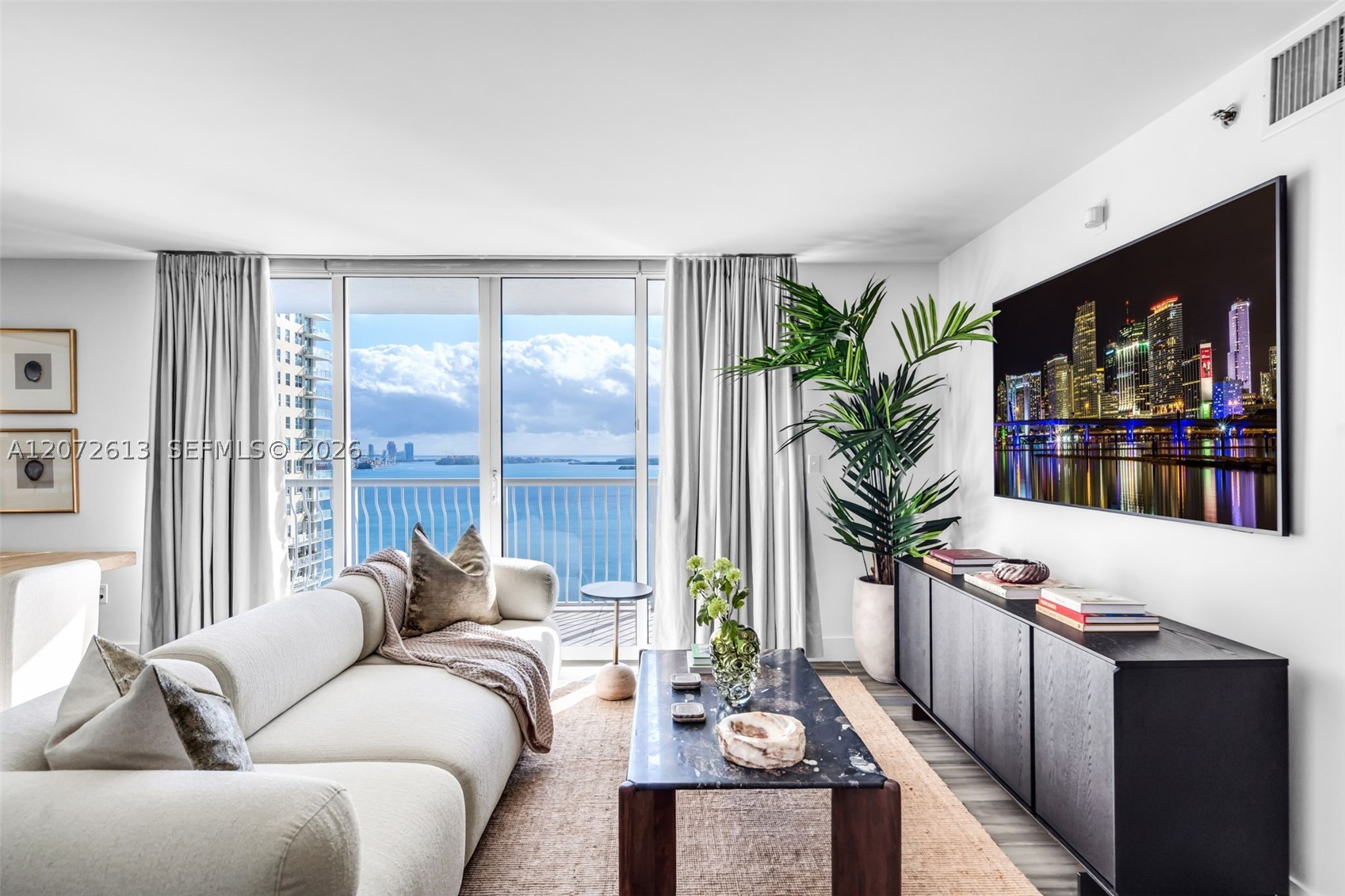 1200 Brickell Bay Dr #2501