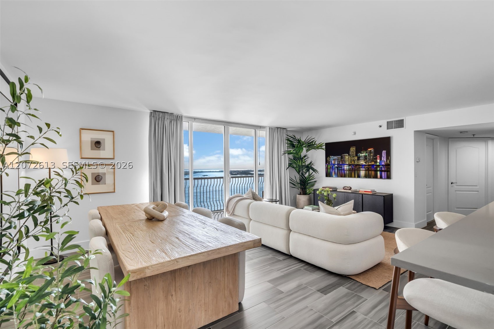 1200 Brickell Bay Dr #2501 Miami, FL 33131