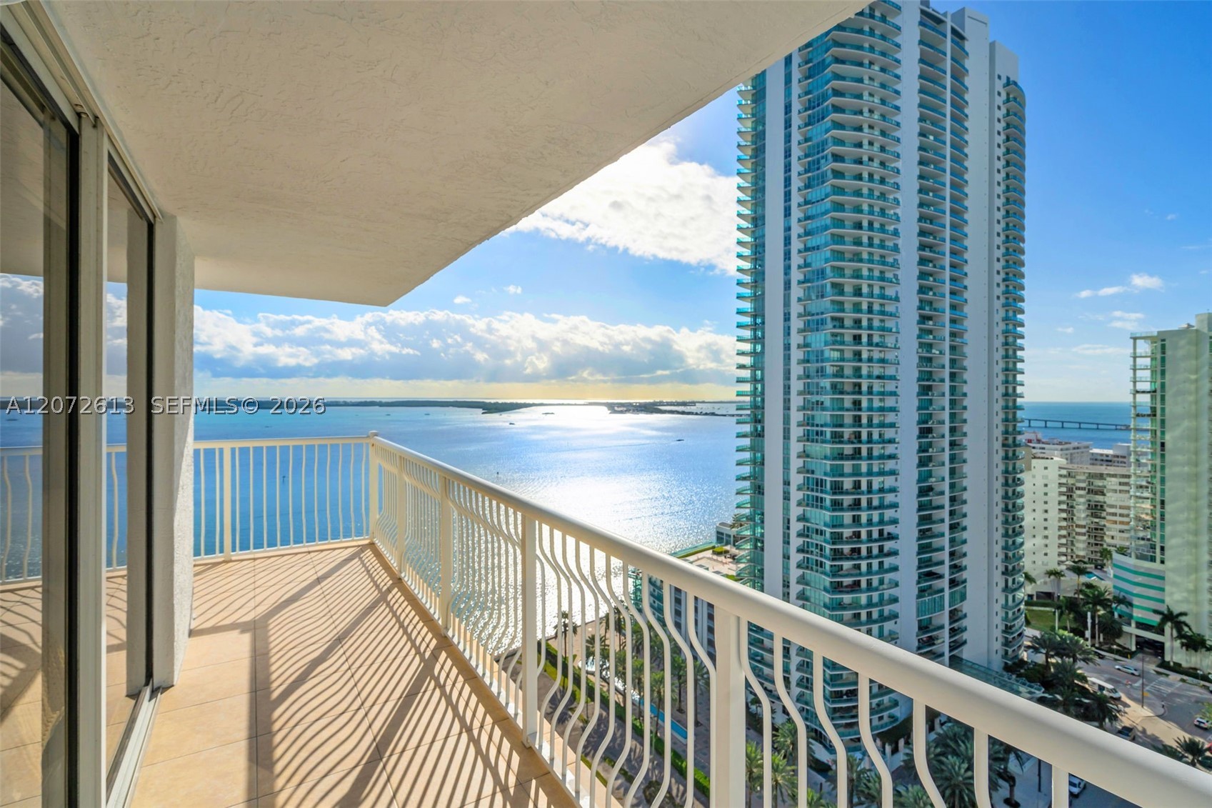 1200 Brickell Bay Dr #2501 Miami, FL 33131