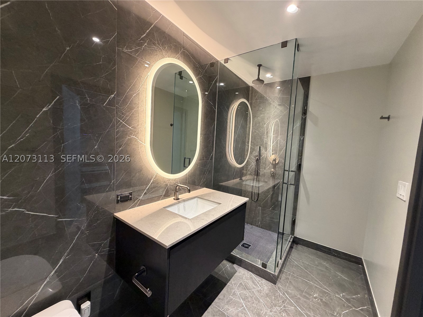 image E11EVEN Hotel & Residences3