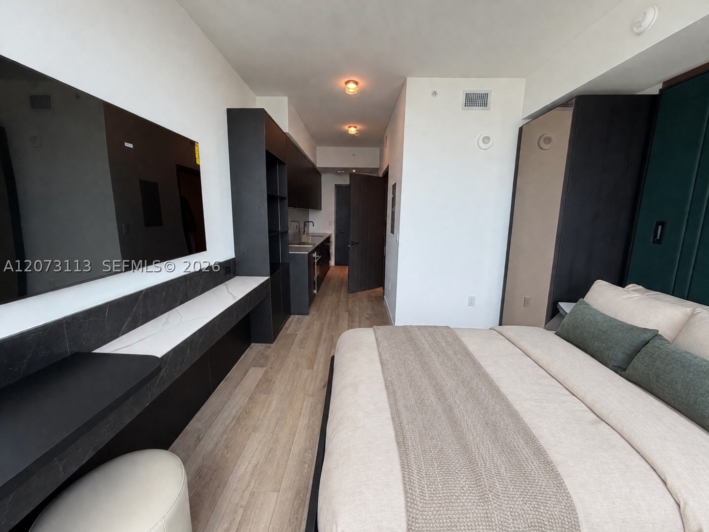 image E11EVEN Hotel & Residences5