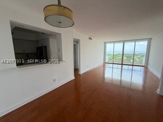 5600 Collins Ave #15J