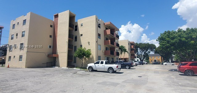 677 SW 9th Ave #102