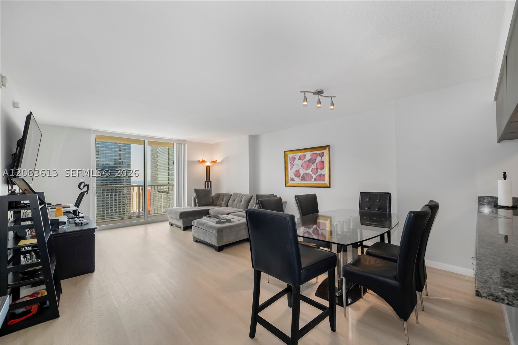 image The Club at Brickell Bay8