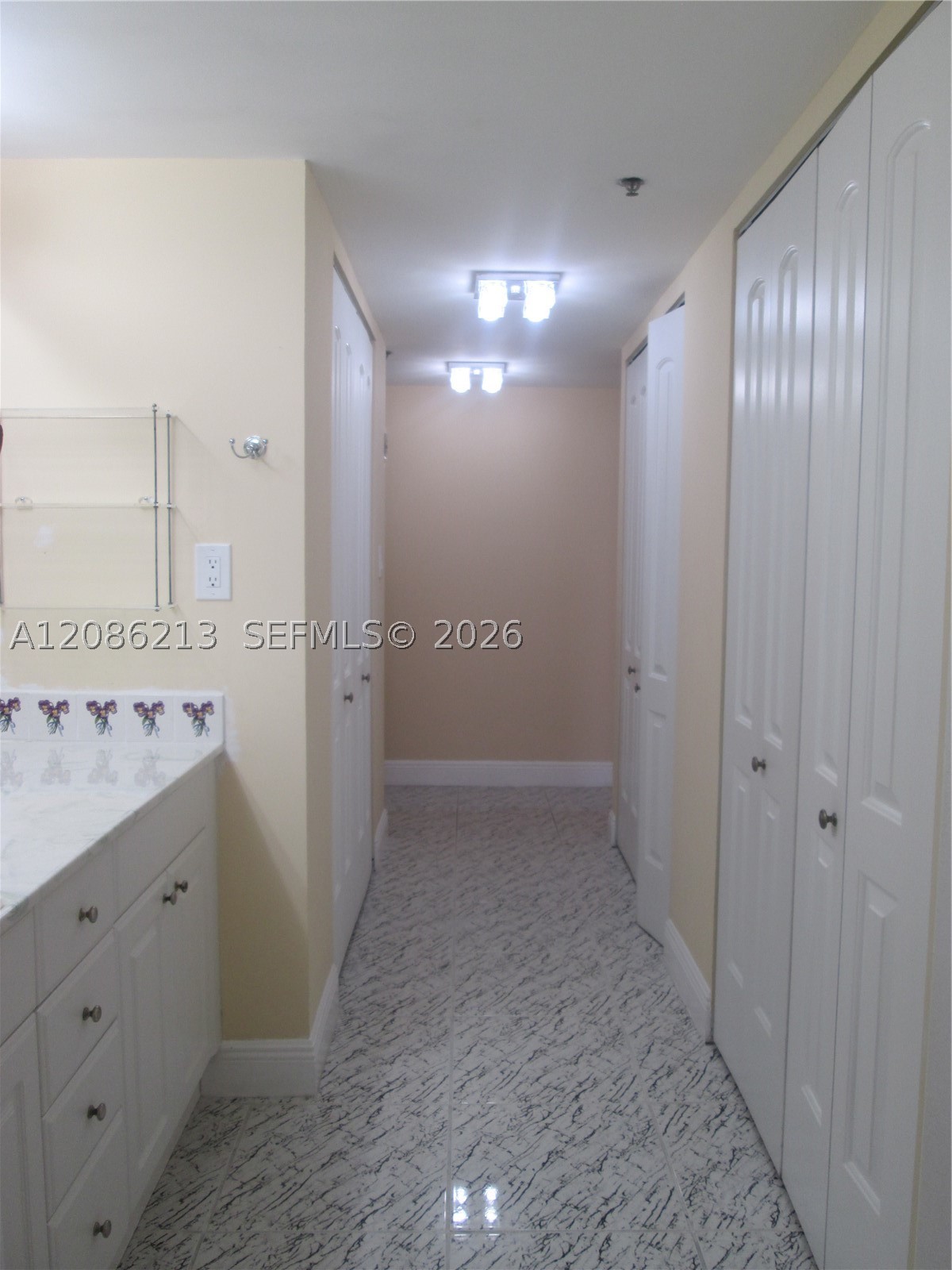 image Winston Towers 6008