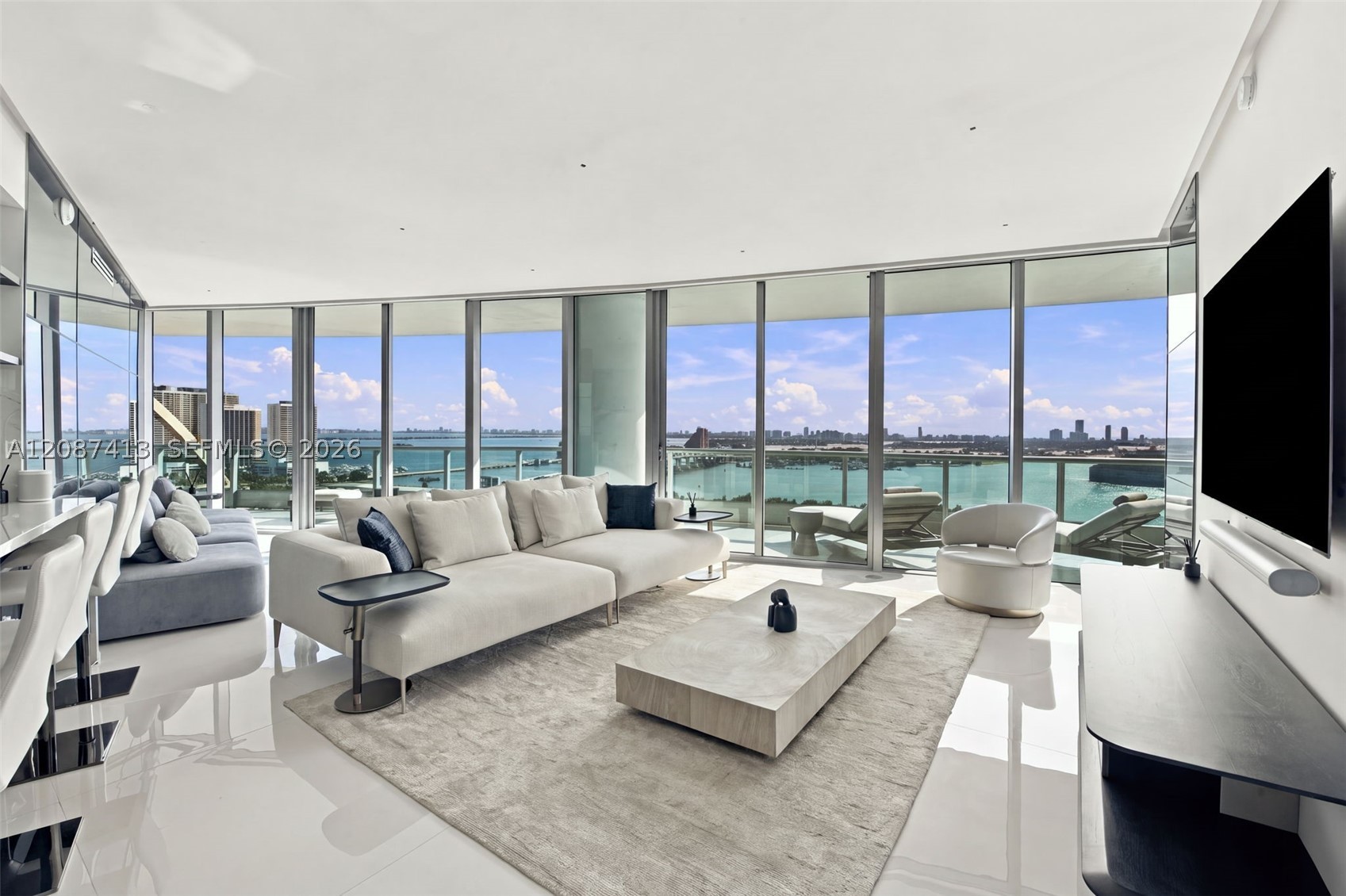 900 Biscayne Blvd #2406