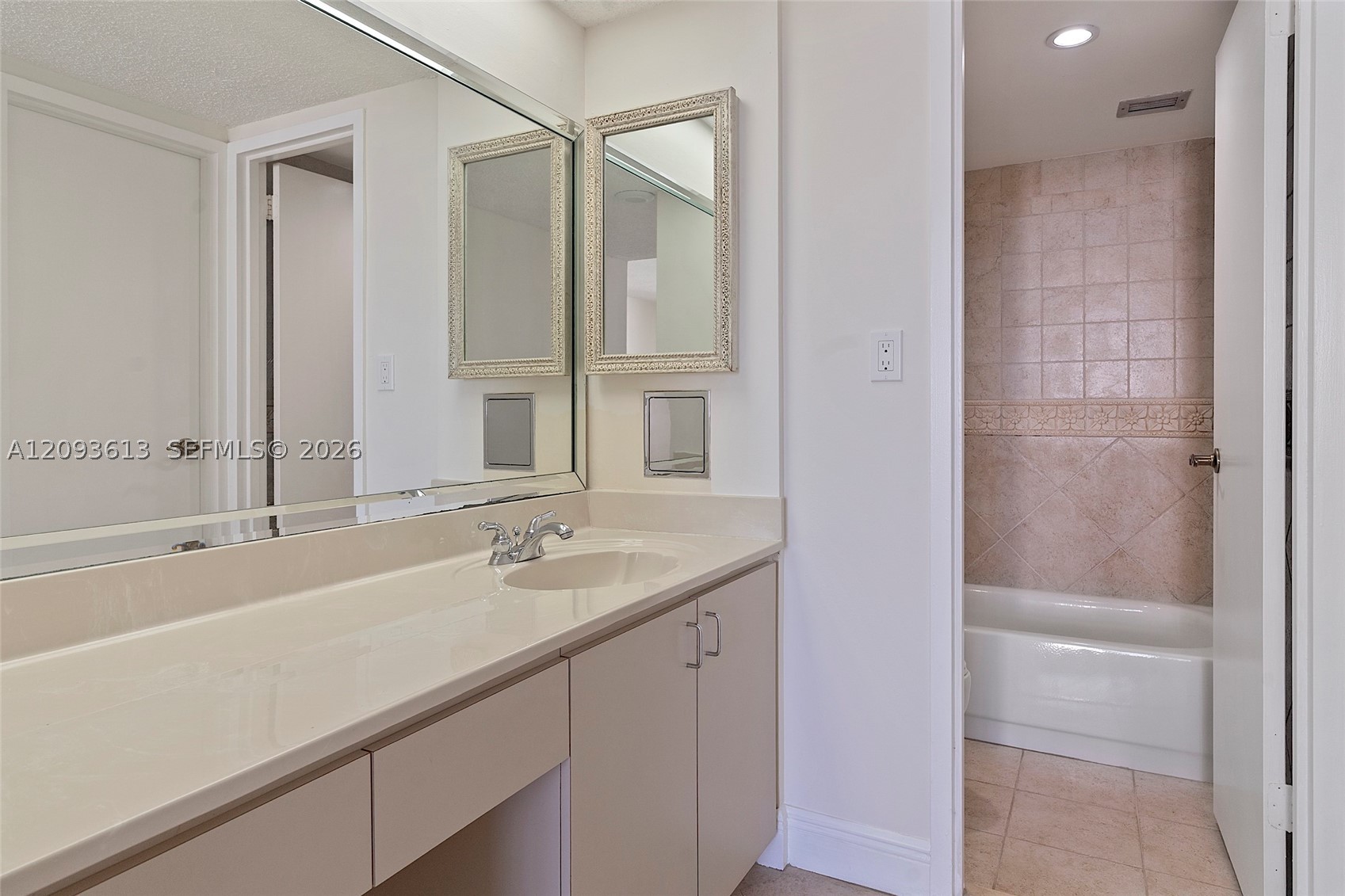 5701 Collins Ave #1007 Miami Beach, FL 33140