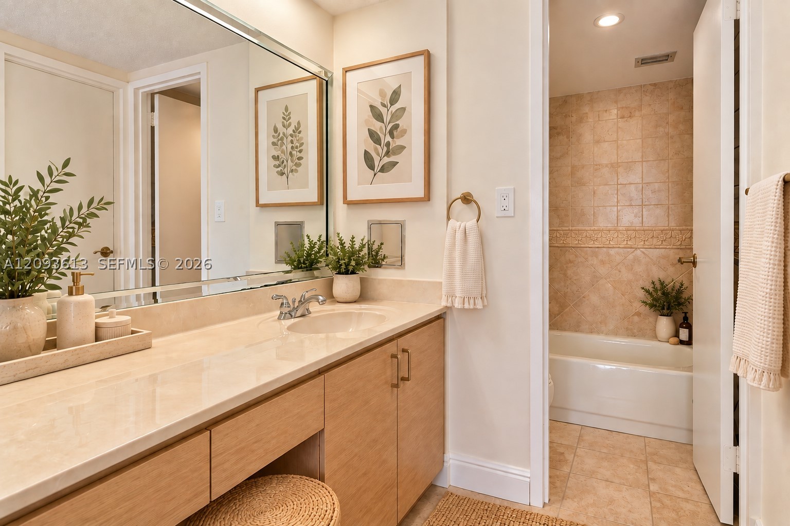 5701 Collins Ave #1007 Miami Beach, FL 33140