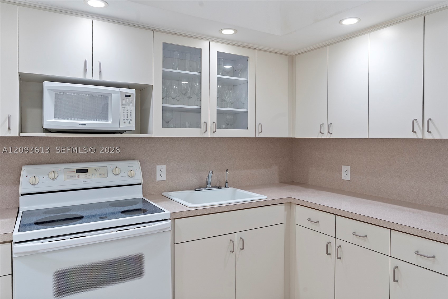 5701 Collins Ave #1007 Miami Beach, FL 33140