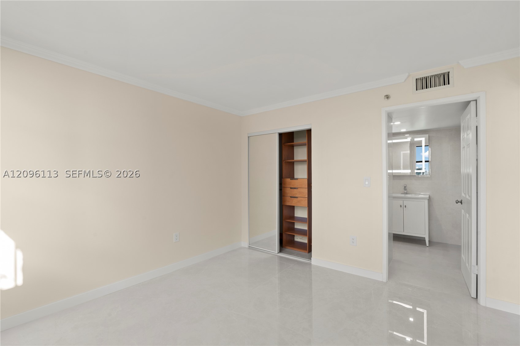 image Winston Towers 60023