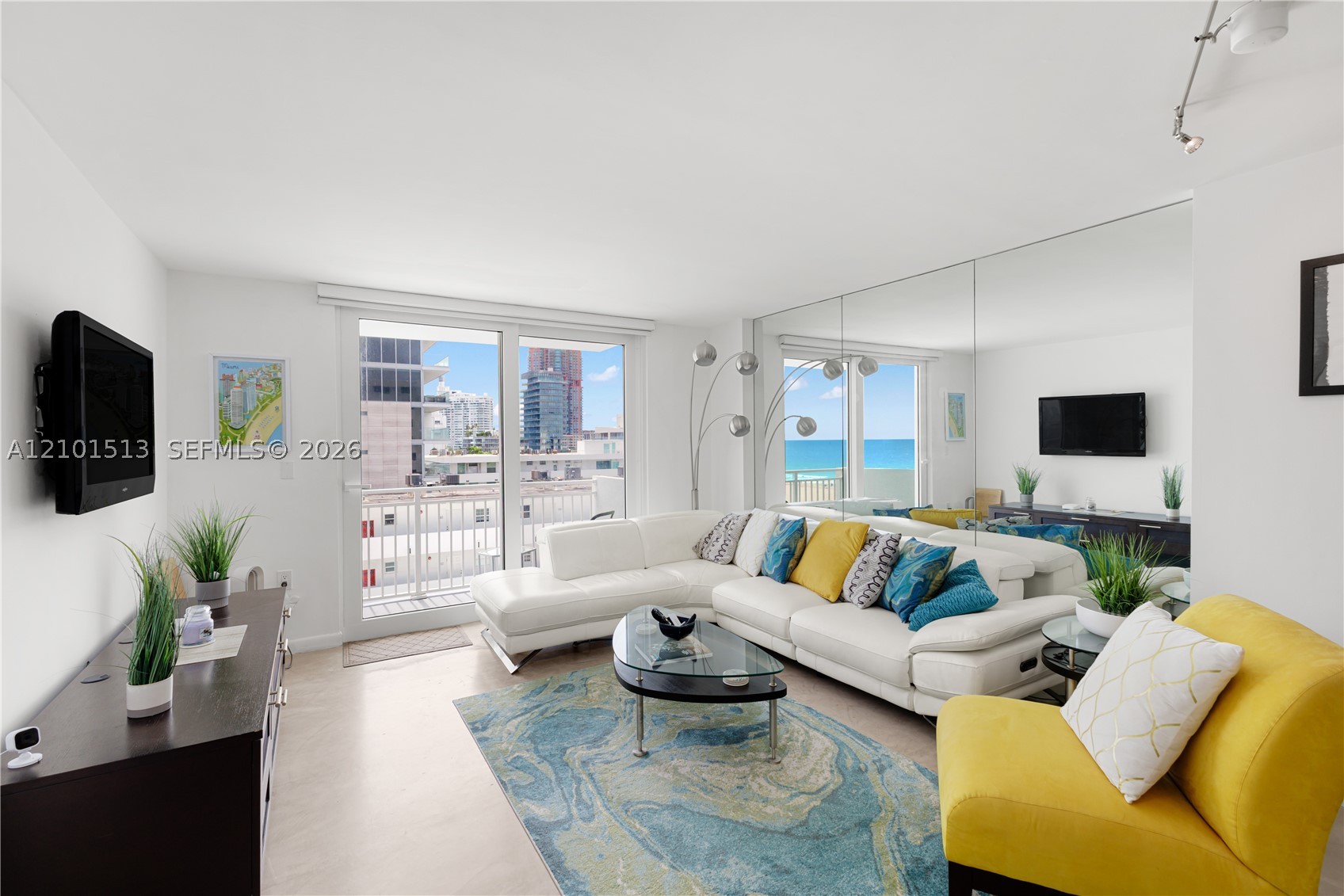 345 Ocean Dr #812