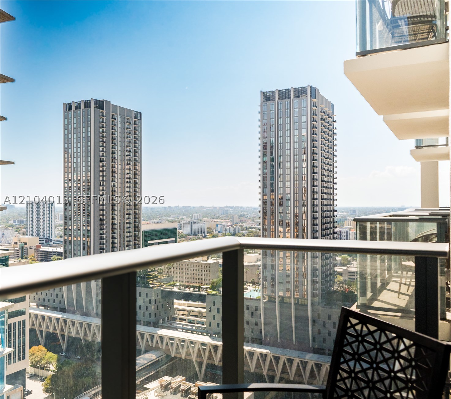 11 NE 6th St #3005