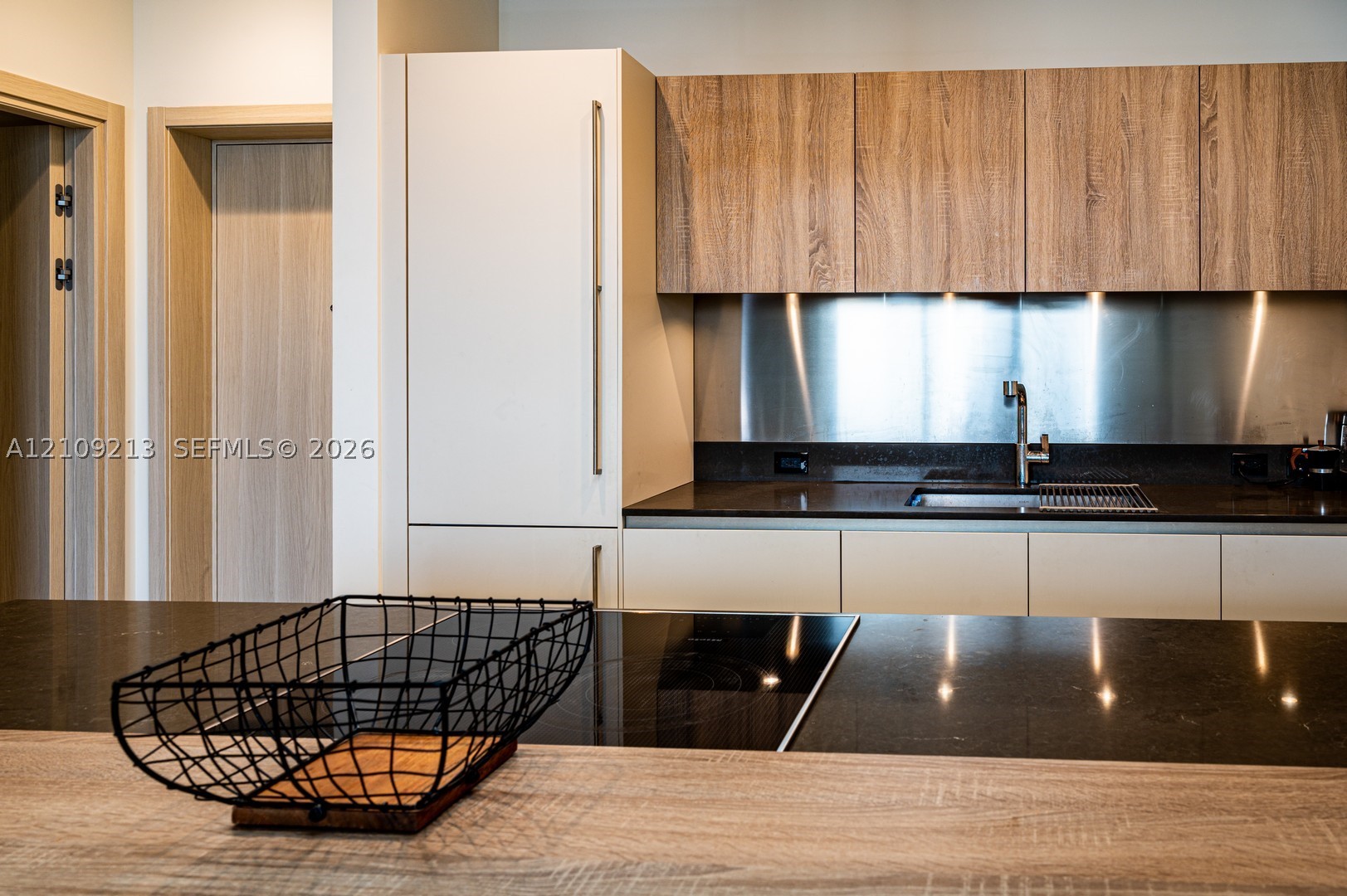 1000 Brickell Plz #1806 Miami, FL 33131