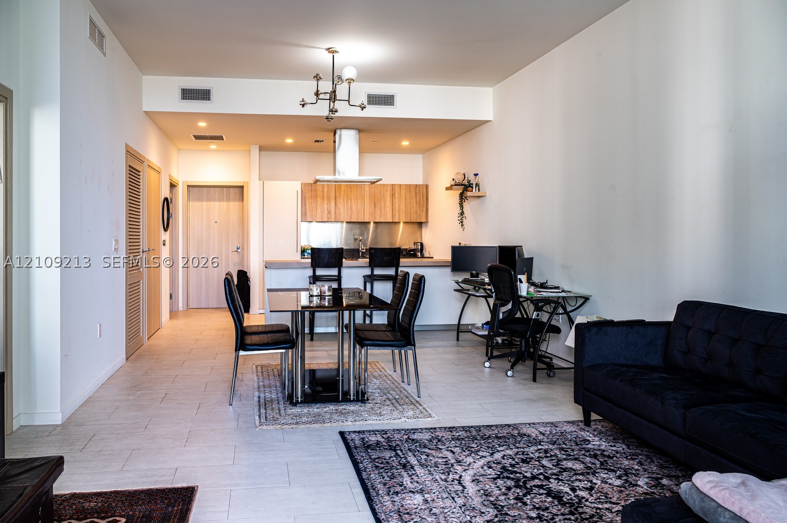 1000 Brickell Plz #1806 Miami, FL 33131