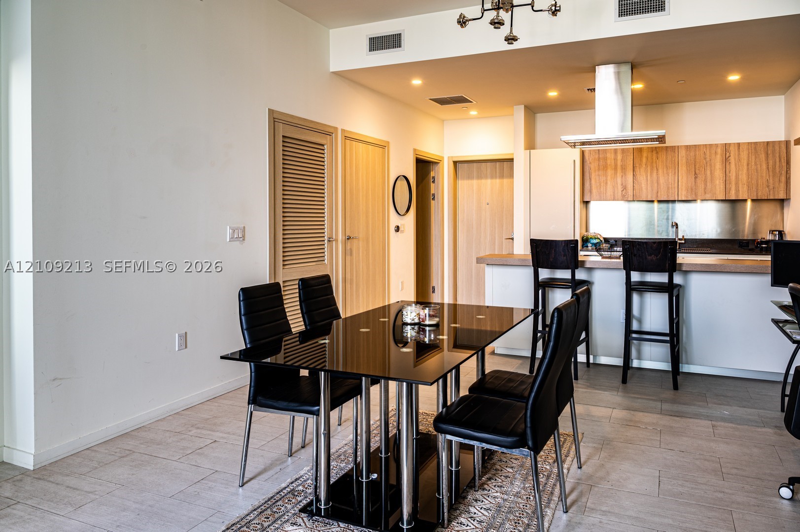 1000 Brickell Plz #1806 Miami, FL 33131