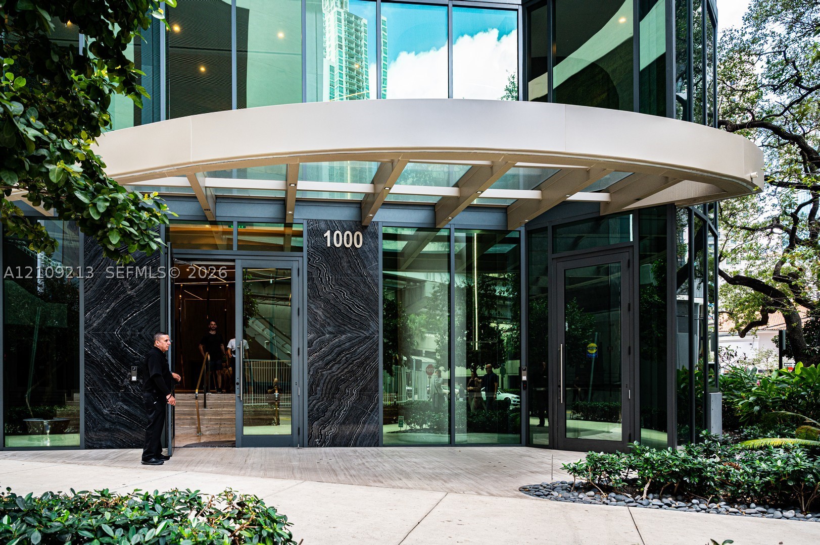 1000 Brickell Plz #1806 Miami, FL 33131