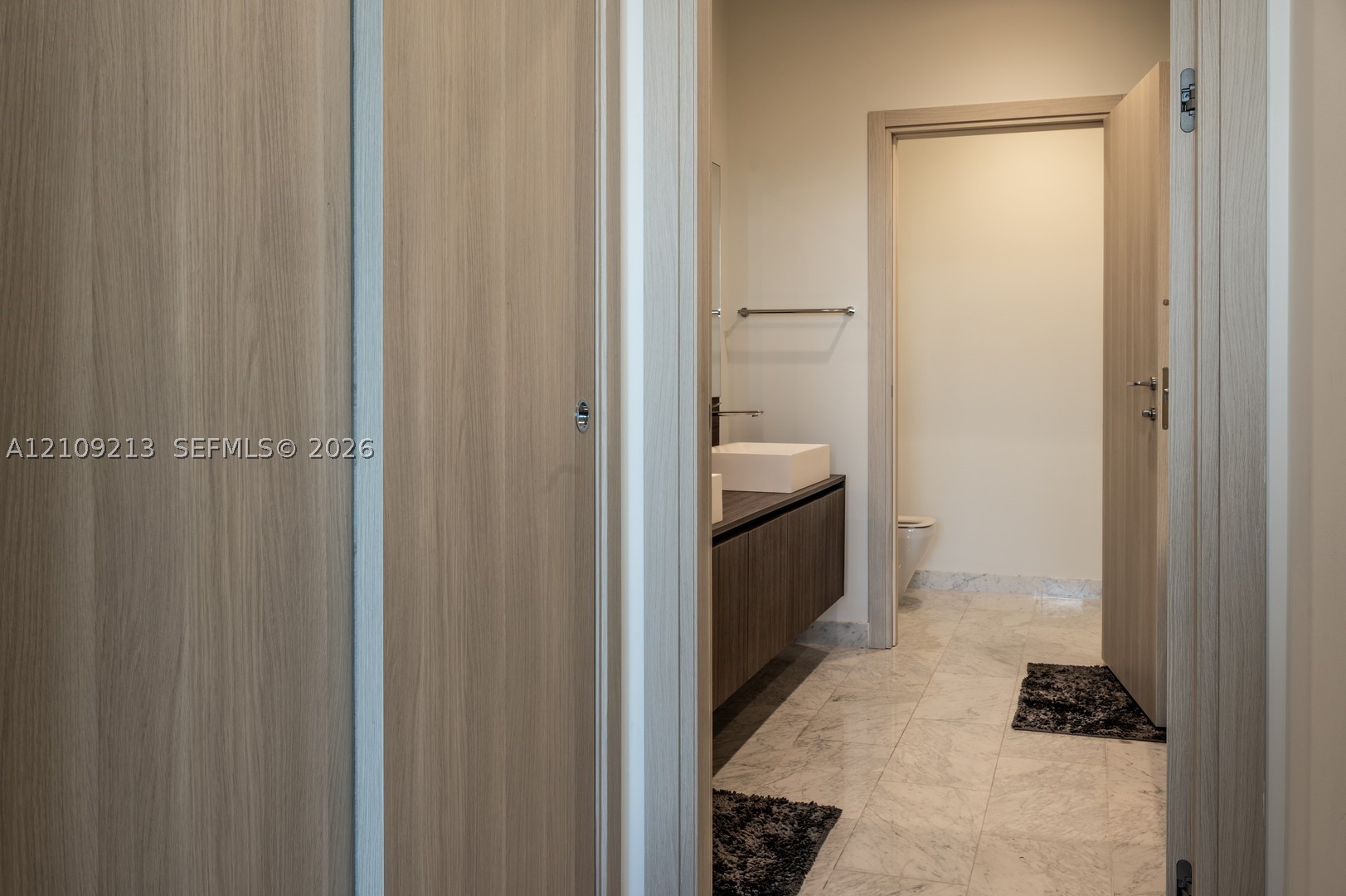 1000 Brickell Plz #1806 Miami, FL 33131