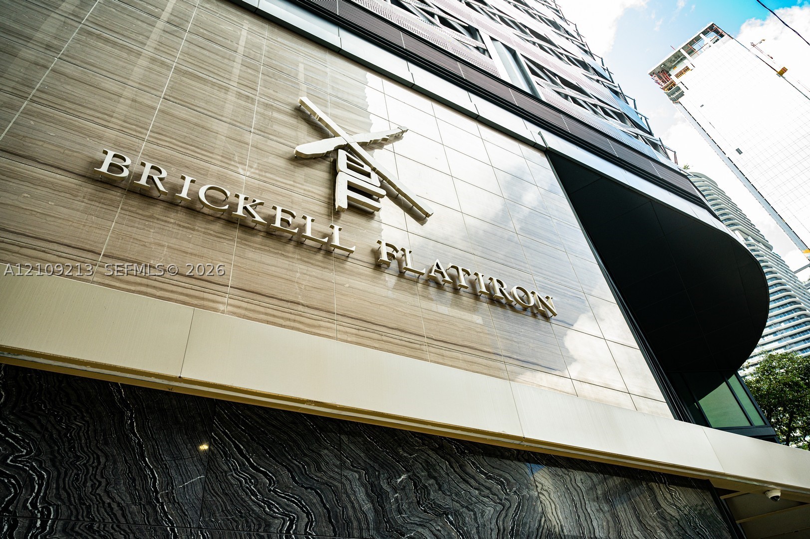 1000 Brickell Plz #1806 Miami, FL 33131