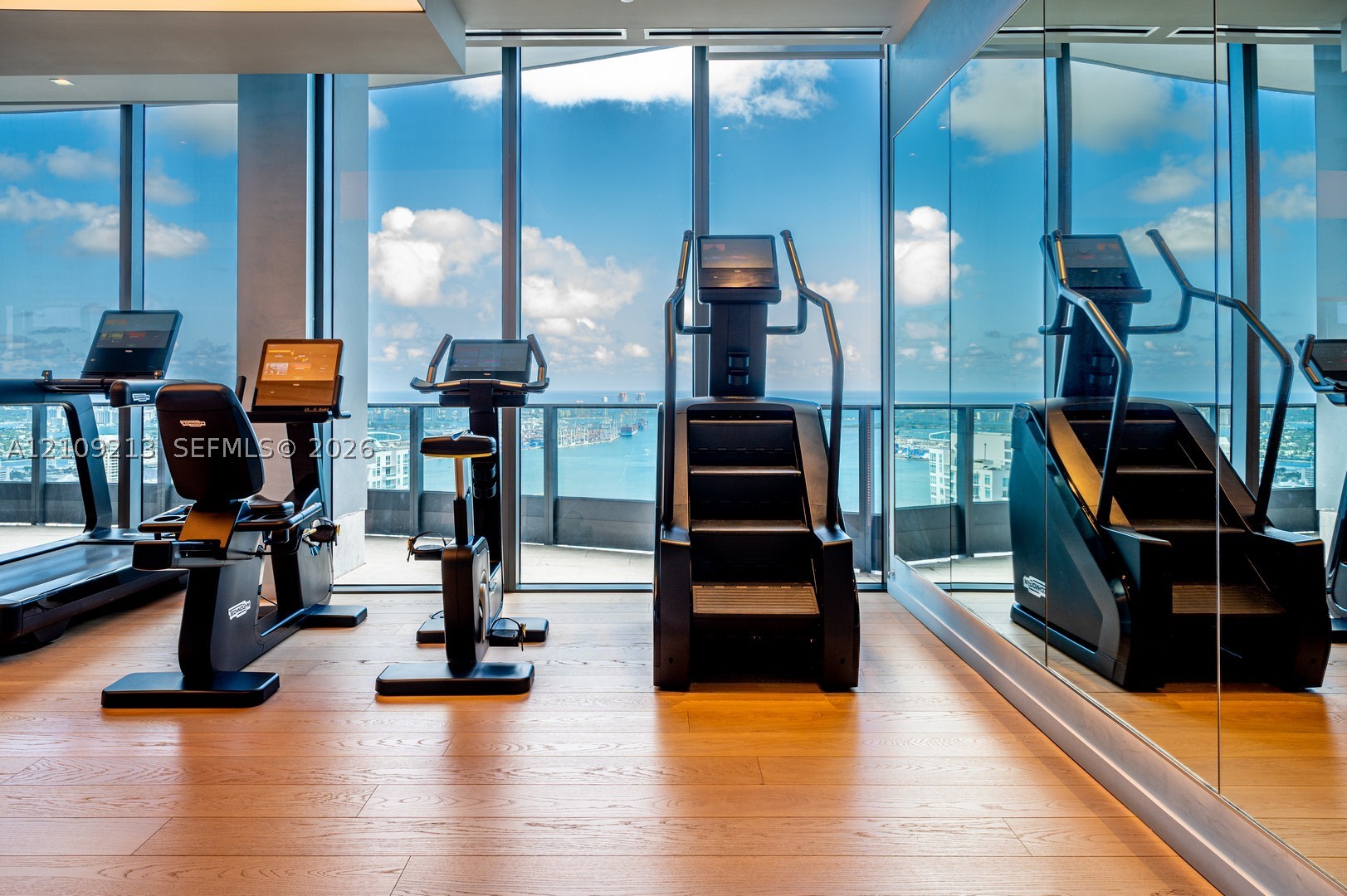 1000 Brickell Plz #1806 Miami, FL 33131