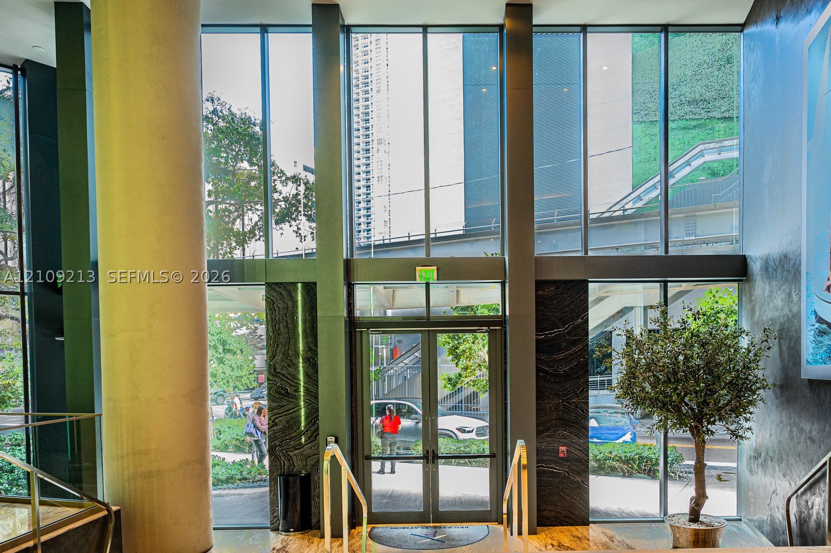 1000 Brickell Plz #1806 Miami, FL 33131