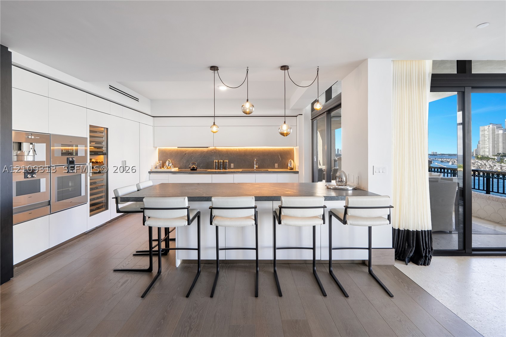 7083 Fisher Is Dr #7083 Miami Beach, FL 33109